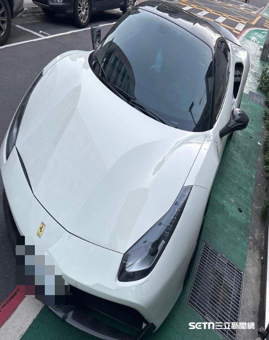 台大男神孫炫東酒後駕駛法拉利超跑倒車逆向遭逮。（圖／翻攝畫面）