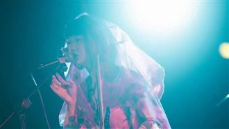 解惠鈞遭到電動座椅架擠壓胸腔身亡。（圖／翻攝自微博）