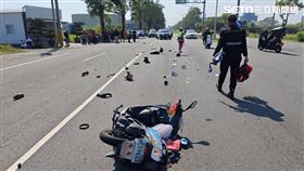 台南,機車,騎士,車禍,坐墊,善化,台一線（圖／民眾提供）