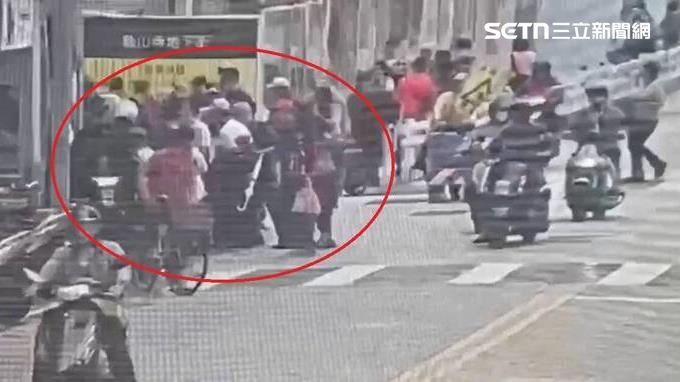 龍山寺旁擺攤買個資 警逮幕後主嫌揭動機