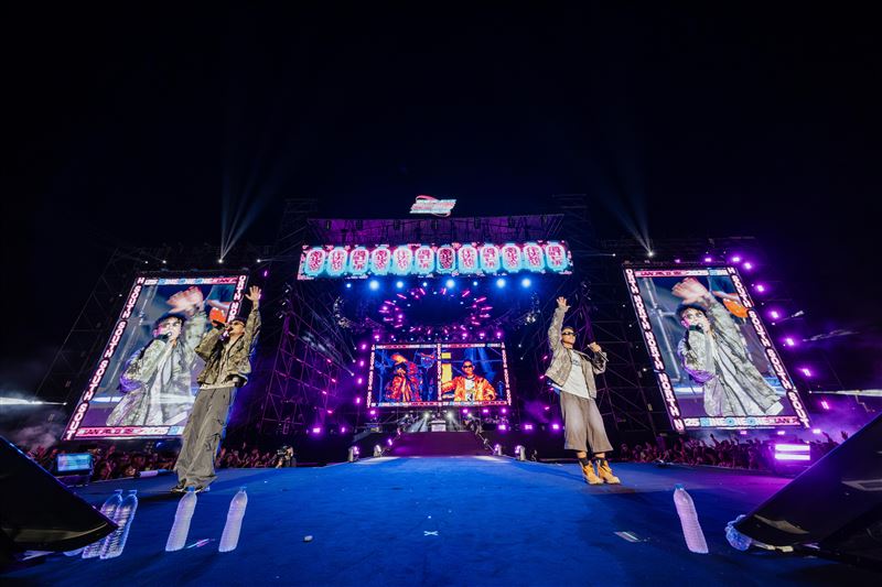 草屯囝仔炒熱全場氣氛。（圖／KKLIVE、混血兒娛樂提供）