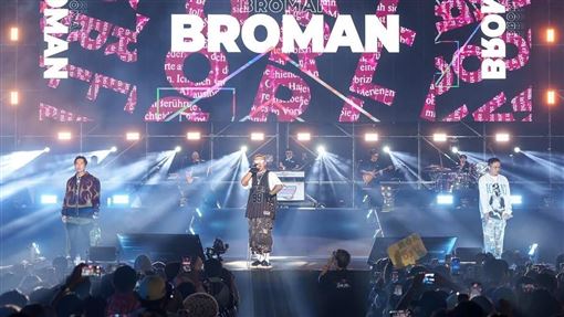 阿基師罕公開露面　端炒飯神技合體玖壹壹