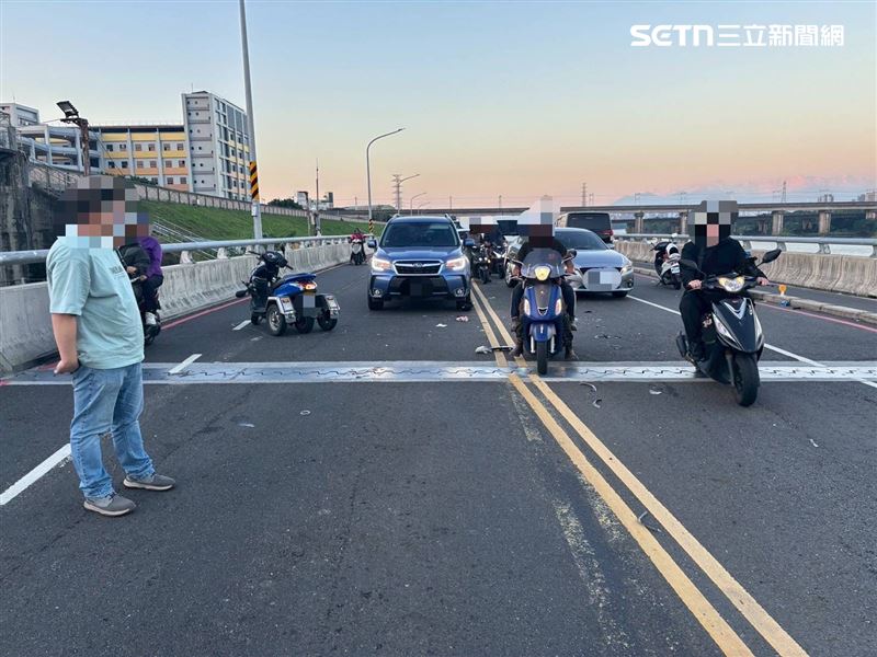 舞者「碗公」搭乘男友新車行經重新堤外便道時遭逆向機車擊落。（圖／翻攝畫面）