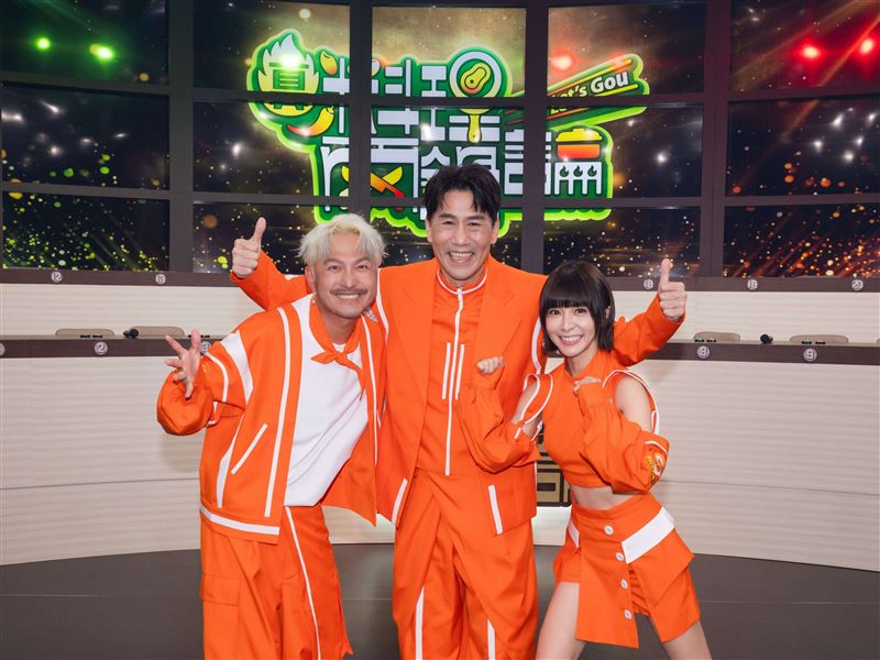 KID林柏昇(左起)、羅時豐、溫妮主持節目。 (圖/麥卡貝網路電視提供)