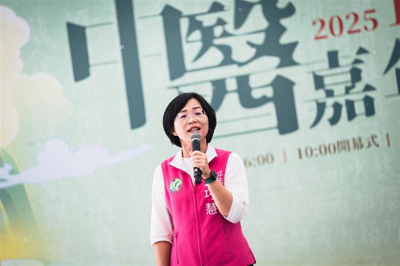 民進黨立委蘇巧慧今(16）日上午出席2025年中醫嘉年華受訪。（圖／翻攝蘇巧慧臉書）