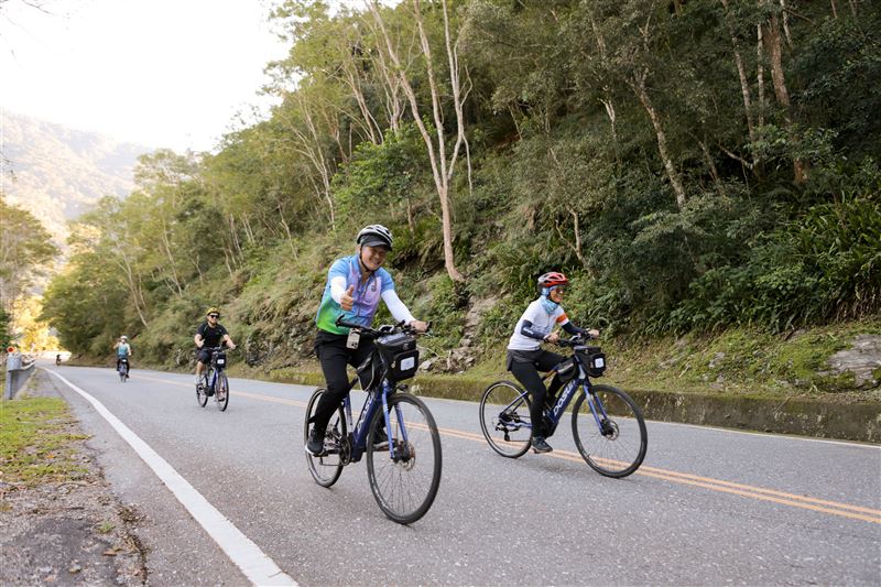 活動結合地質教育與原民文化，以20k、34k路線帶領騎士穿越玉富自行車道與八通關古道，看見花東之美。（圖／花東縱谷國家風景區管理處提供）