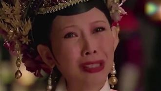 王晶透露，蔡少芬15年前接演《甄嬛傳》皇后角色，其實是迫不得已。（翻攝畫面）