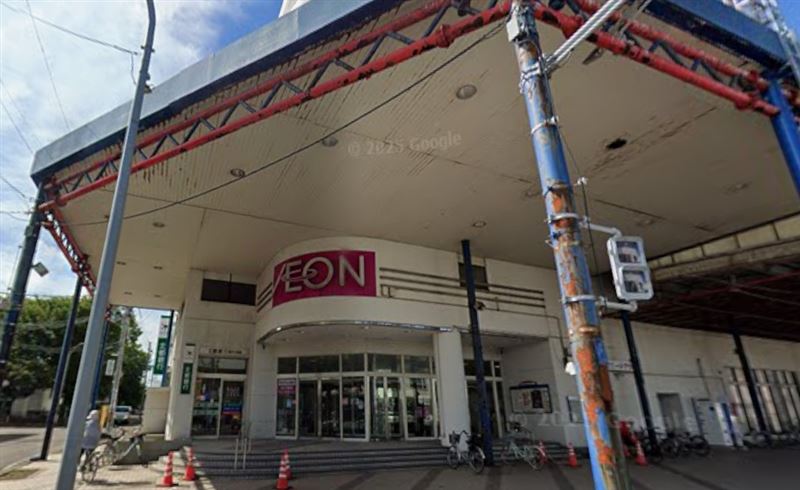 有熊闖入AEON賣場，在店內逗留約2小時，已遭射殺。（圖／翻攝自Google Maps）