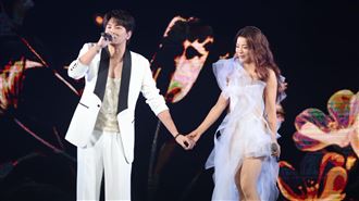 丁噹開唱合體「無緣男友」　正宮台下盯場