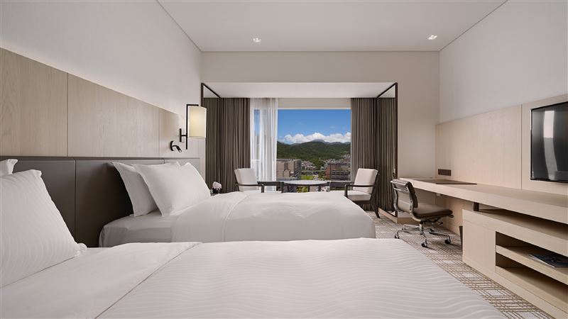 台北萬豪酒店豪華客房。（圖／飯店旅宿業者提供）
