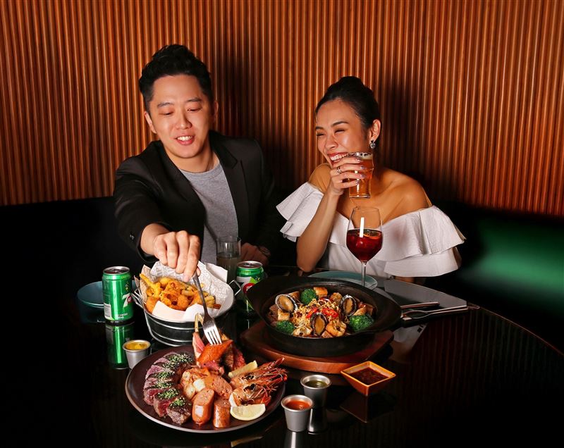 台北萬豪INGE&rsquo;S Bar &amp; Grill豪華海陸餐。（圖／飯店旅宿業者提供）