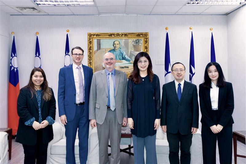 AIT隔了四天，才發出谷立言與鄭麗文的「見面文」（圖／翻攝自美國在台協會 AIT臉書）