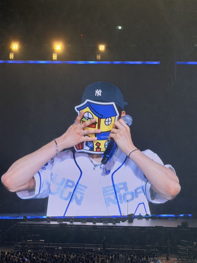 銀赫一度哭到講不出話。（圖／讀者提供）