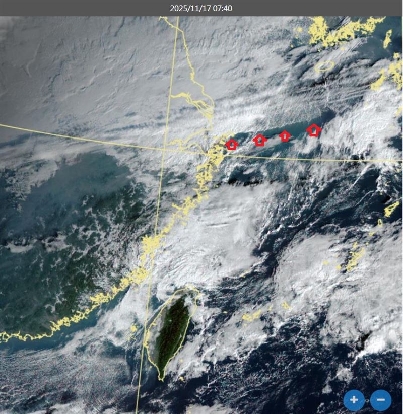 鄭明典指出，紅色小箭頭指的界面，應該就是一到比較顯著的冷空氣前緣。（圖／取自前氣象署長鄭明典臉書）