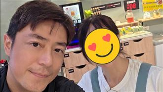 野生霍建華吃火鍋自拍　親民模樣曝光