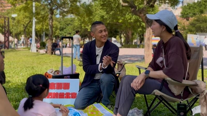 吳怡農在臉書上端出政策牛肉，強調競選台北市長的核心政見將聚焦於孩子們的照顧。（圖／翻攝自吳怡農臉書）