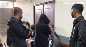 高雄,機車,妻女,車禍,菲律賓,暴衝,待轉格（圖／翻攝畫面）