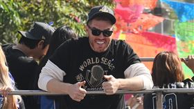 佛里曼（Freddie Freeman）在前隊友婚禮上跳「蠕動舞」。（圖／美聯社／達志影像）