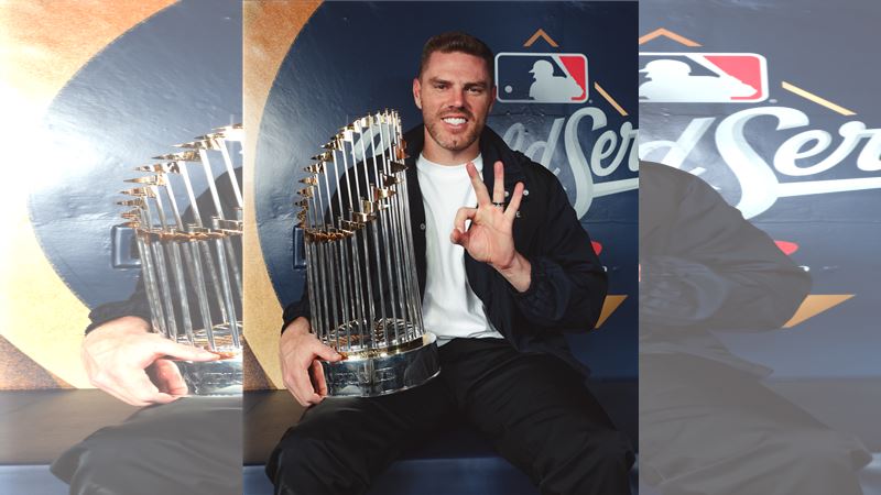 佛里曼（Freddie Freeman）在前隊友婚禮上跳「蠕動舞」。（圖／翻攝自MLB X）