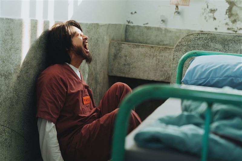 Darren邱凱偉劇中因一場事故撞死人，人生完全失控。（圖／愛奇藝國際版、壹壹影業提供）