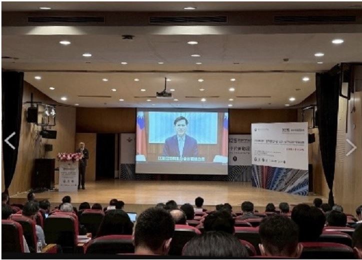 中華民國外交部林佳龍部長視訊對話，主持人成功大學政治系教授王宏仁理事長，以及與會所有專家學者。（圖／資料照）