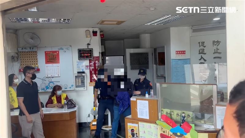 新／車暴衝⋯待轉格全倒1死！駕駛下場曝