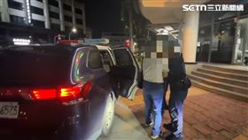 高雄,機車,妻女,車禍,菲律賓,暴衝,待轉格,駕駛（圖／翻攝畫面）