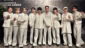 為什麼SUPER JUNIOR可以紅20年秘密曝光了　他一句話震撼全台：「做人失敗的話，做歌手也不會成功」。（圖／讀者提供、翻攝自IG @superjunior、翻攝自SUPER JUNIOR演唱《至少還有你》YT、大風文創提供）