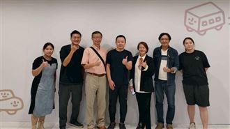 日本知名藝術家大石曉規來台 攜手長庚科大推動「微笑符號點亮校園」。（圖／長庚科大提供） 