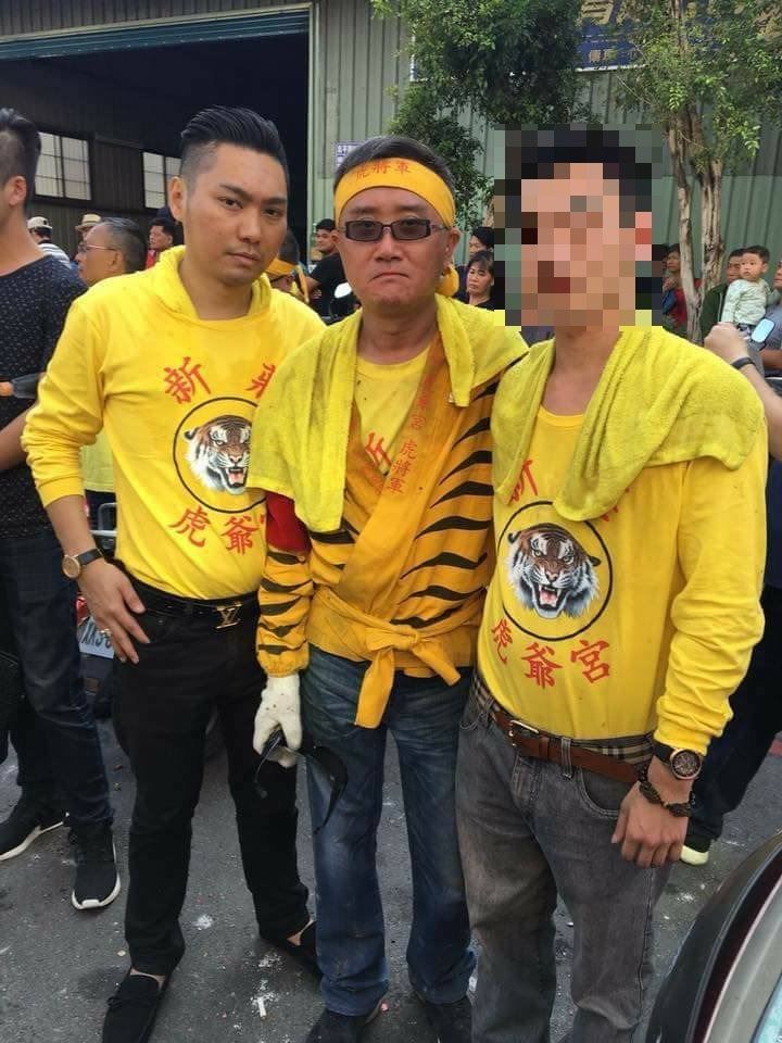 謝育全跟連千毅有師徒之稱，曾痛批連千毅一上直播台就像是「起乩」。（圖／翻攝自謝育全臉書）