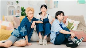 陳栢青(左起)、吳曉樂、哈哈台傑尼首度攜手合作讀書節目。（圖／公視提供）