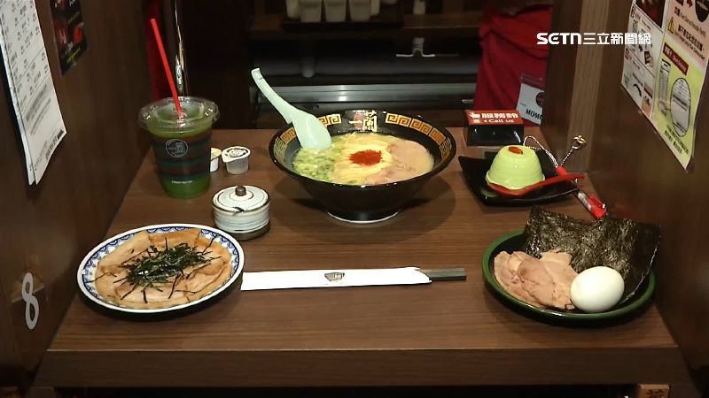 一蘭拉麵每到用餐時間就大排長龍。（圖／資料照）