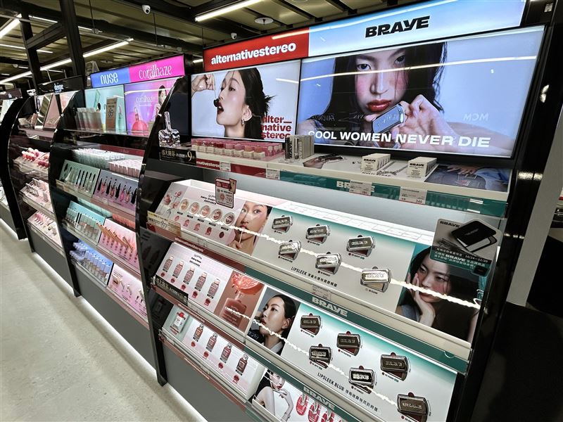 UNIKCY選定板橋捷運站黃金點位。（圖／品牌業者提供）