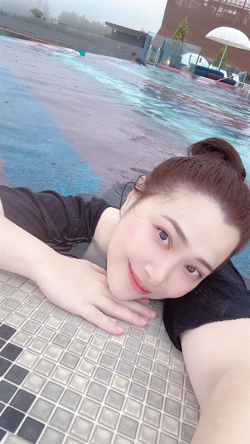 女星可藍外型亮眼。（圖／翻攝自可藍 Colleen wei臉書）