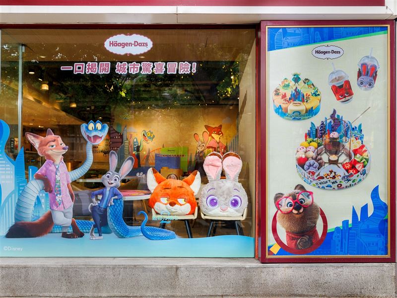 哈根達斯於敦南旗艦店與美麗華旗艦店打造專屬《動物方城市2》主題佈景。全台哈根達斯內用門市更設有尼克與茱蒂陪吃娃娃。（圖／品牌業者提供）