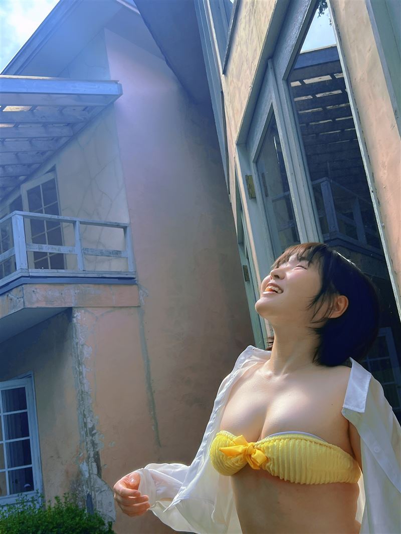 春野胡桃擁有F罩杯的天然美胸，第一次是在19歲的她，初體驗一年後就出道拍AV了。（圖／翻攝自春野胡桃Ｘ）