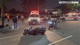 高雄,高雄市,鳳山區,車禍,事故,中年男,少年,追撞,鬼切,無照,命危（圖／翻攝畫面）