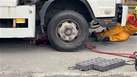 台中,台中市,北屯區,物流車,騎士,乘客,死亡,車禍,肇事,雙載,司機（圖／翻攝畫面） 有碼