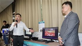 經濟部展示棒球科技「台灣鷹眼」經濟部17日展示運動科技研發成果，「棒球科技－台灣鷹眼」尤其受矚，可讓電子好球帶偵測誤差小於1公分，精準度直逼美職系統，已導入天母、洲際、大巨蛋等專業球場，並協助偏鄉紅葉少棒導入科學化訓練，讓科技成為國球與運動產業的強力後盾。中央社記者張皓安攝　114年11月17日