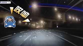 砂石車國道「掉寶」變顛簸路面　害慘14車