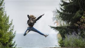 永擎的公開申購吸引超過23萬人參與，中籤率僅0.67%，堪稱千人搶一股，市場熱度爆表。搭配興櫃昨收盤股價395.35元，潛在獲利高達12萬，獲利近45%抽中如同中大獎。（示意圖/ PIXABAY）