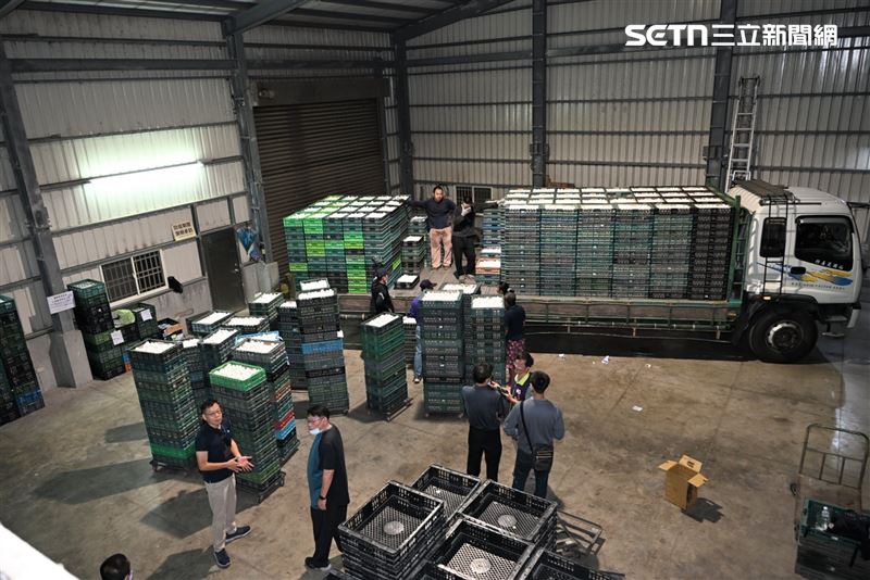 銷毀前均留存完整紀錄，並有檢調、動防及衛生單位在場交叉查核，確保全數問題蛋被完全清除，杜絕讓毒蛋再度流入市面。(圖/翻攝畫面)