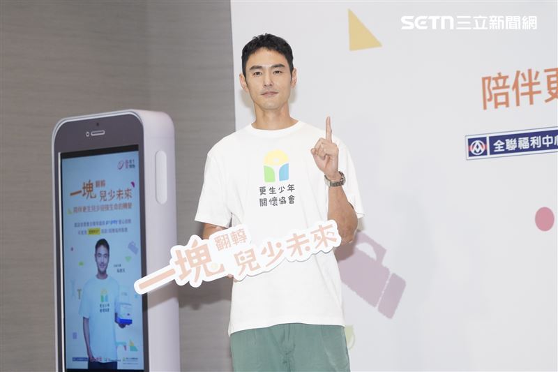 李烈（左）當時雖在外界面前幫忙緩頰，但內心十分不滿。（圖／翻攝自周處除三害臉書）