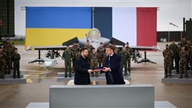 法國與烏克蘭將進一步加強在武器上的合作。（圖／翻攝自X平台 @ZelenskyyUa）