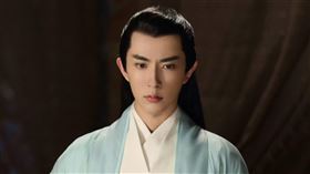 于朦朧在《三生三世十里桃花》中飾演白真上神。（圖／翻攝自微博）