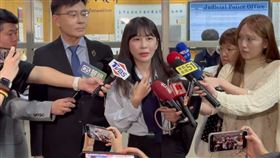 「仙塔律師」李宜諪現身台北地院開庭。（圖／翻攝畫面）