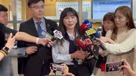 「仙塔律師」李宜諪現身台北地院開庭。（圖／翻攝畫面）