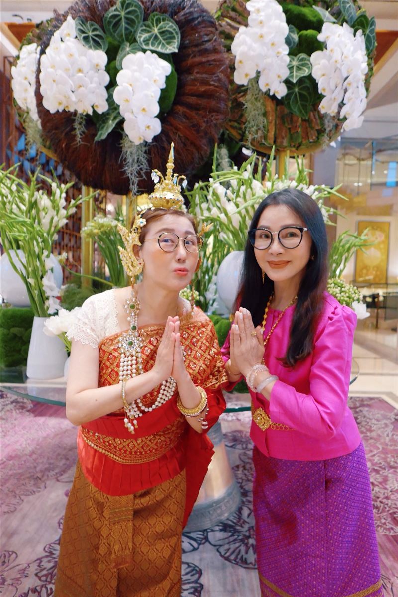 陳美鳳特別飛泰國幫藍心湄慶生。（圖／翻攝自陳美鳳臉書）