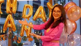 陳美鳳特別飛泰國幫藍心湄慶生。（圖／翻攝自陳美鳳臉書）