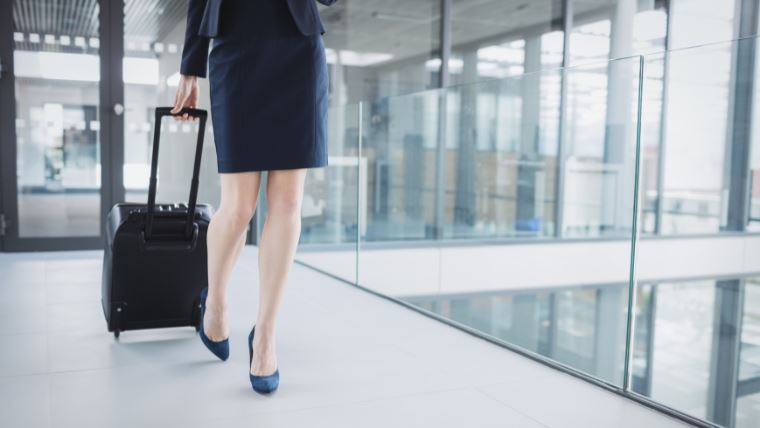 公開空姐的「高空保養策略」！這幾樣小物是她們永不離身的武器